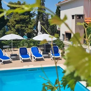 https://apartments-villa-natali.hotels-in-trogir.com